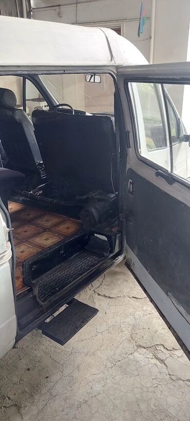 QAZ: QAZ GAZel: 3 l | 1997 il 20909 km Mikroavtobus — 4