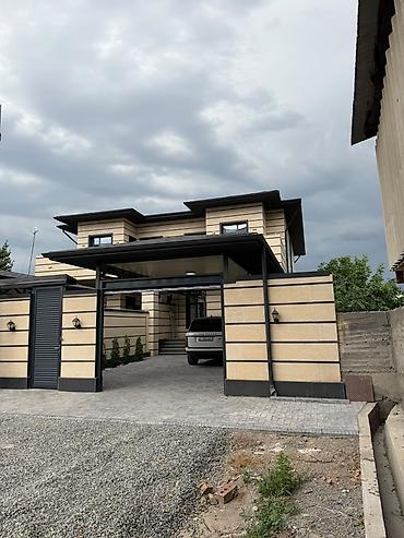 алматинка дом: 🏡 Продаётся двухэтажный таунхаус с дизайнерским ремонтом 📍 Южная — 10