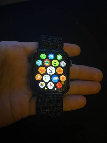Apple Watch: Часы Apple Watch 4 44mm Оригинал Батарея 82% держит отлично Полный