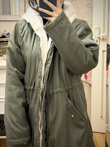 Kardiqanlar, jaketlər: Qadın qış parka-kurtka - Rəng: xaki/yaşıl - Model: uzun parka, rahat