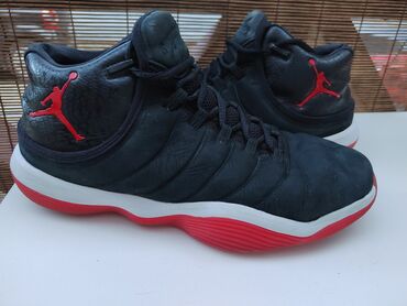Sneakers & Athletic Shoes: Jordan broj 45 duzina gazista 29cm u lepom stanju