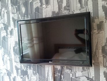 lg 82: Б/у Телевизор LG LCD 82" FHD (1920x1080), Самовывоз