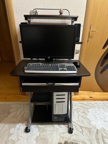 irşad planşetlər: Kompüter dəsti və kompüter masası Tərkib: - HP ProDisplay P221 LCD
