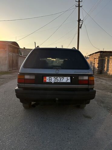 Volkswagen: Volkswagen Passat: 1990 г., 1.8 л, Механика, Бензин, Универсал — 2