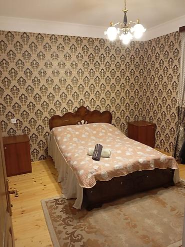 razində 3 otaqlı evlər: 1 Taxt 3 Kravat Bir şkaf 1 divan ve yanındaki 5 balaca şkaf satılır — 5