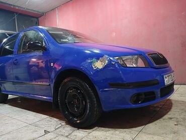 ГАЗ: Skoda Fabia, mavi rəng, sz vurulub var