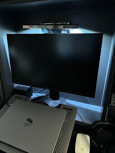 komputer monitoru: Dell 24 monitor satilir. Ideal veziyyetdedir hec bir problemi yoxdur