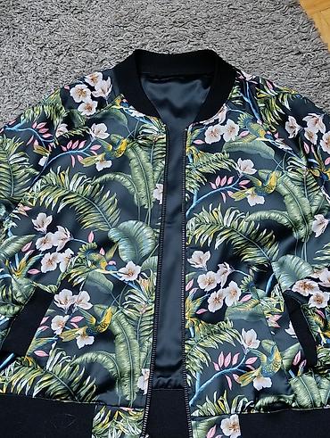 hhs a1: H&M jakna sa dva lica.Piše da je L ali može komotno i za XL — 6