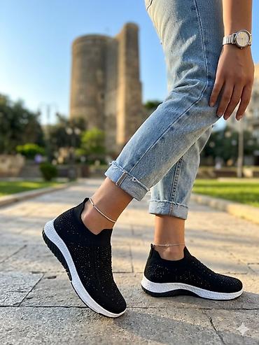 Qadın ayaqqabıları: Qadınlar üçün slip-on idman ayaqqabısı - Model: elastik rezinli — 2