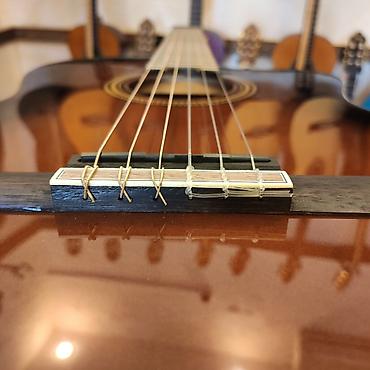 Gitaralar: Elektro klassik gitara Valencia VC 564 BSB Üst:Sitka Spruce Qol: Amara — 5