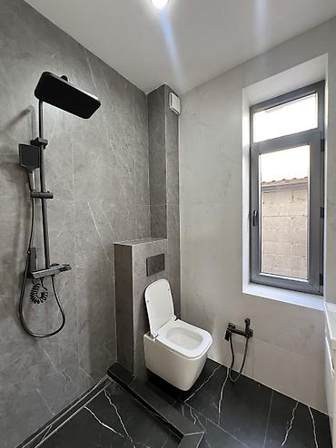 срочно сегодня: 🏡 ПРОДАЁТСЯ УЮТНЫЙ И ПРОСТОРНЫЙ ДОМ 📍 ЖМ Арча-Бешик ✨ Дом, где каждая — 8