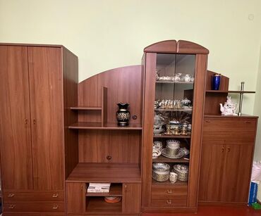 листы на забор: Кире бериш үчүн гарнитур, Шкаф, Жыгач