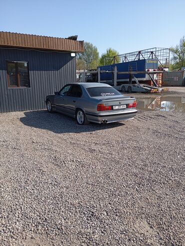 крыло на бмв: BMW 5 series: 1990 г., 3 л, Механика, Бензин, Седан