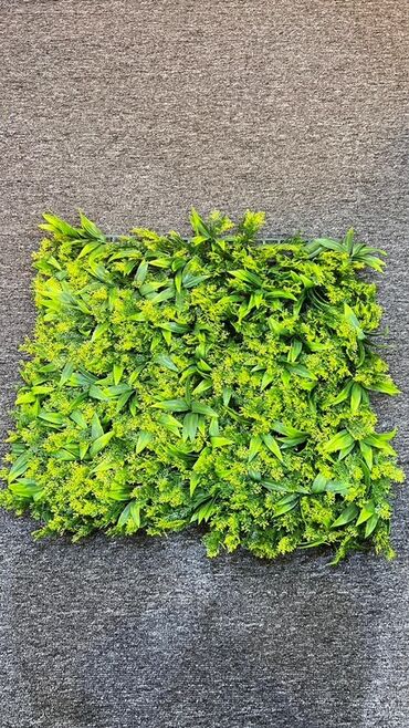 Süni güllər: Süni yaşıl divar paneli müxtəlif yaşıl yarpaqların və qırmızı — 17