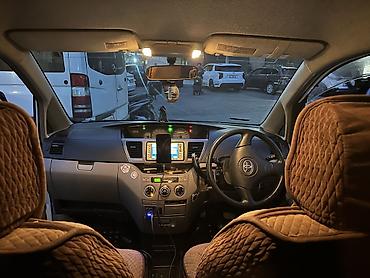 Toyota: Toyota Voxy: 2002 г., 2 л, Автомат, Бензин, Минивэн — 10
