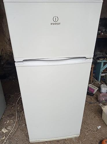 буу холодник: Холодильник Indesit, Б/у, Двухкамерный, De frost (капельный), 60 * 150 * 60 — 1