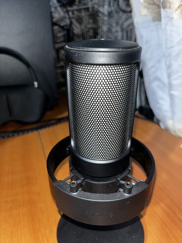 студийный микрофон купить: Конденсаторны RGB USB-микрофон FIFINE AmpliGame A8, Игровой микрофон