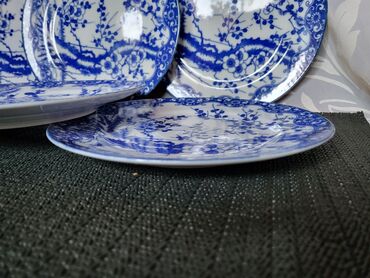Kuhinjski setovi: Japanski porcelanski tanjiri,rucno oslikani 1950g+. Japanski desertni — 2