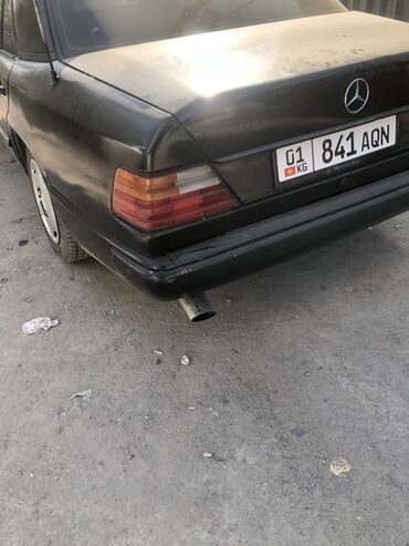 грузовой мерседес бенс: Mercedes-Benz E-Class: 1989 г., 2.3 л, Механика, Бензин, Седан