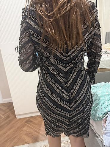 qara pp: Qara gümüşü payetli gecə geyimi - Model: Dizdən yuxarı, bədənə — 2