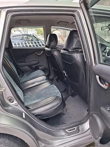 Продажа авто: Honda Fit: 2010 г., 1.5 л, Автомат, Бензин, Хэтчбэк — 3
