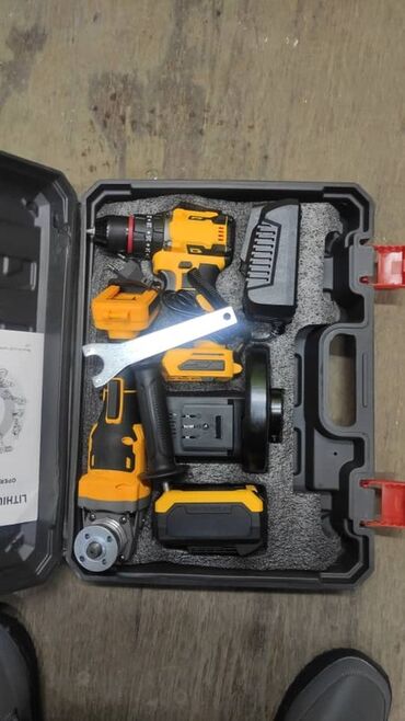 автомобильный набор: Аккумуляторный набор электроинструментов в кейсе. Состав набора: -