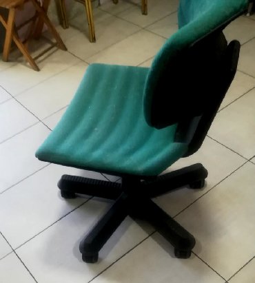 postolje za stolicu: Stolica očuvana
Povoljno