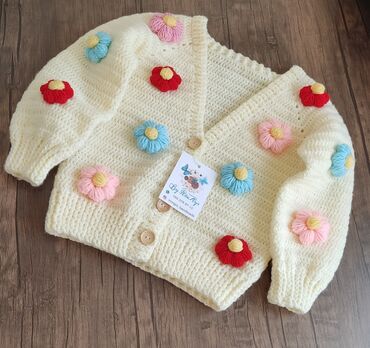 Dəstlər: Əl işi toxunma uşaq geyimləri və aksessuarları. Hər biri sifarişlə — 12