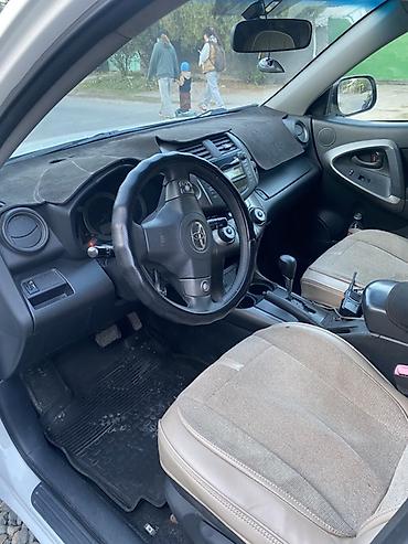 Toyota RAV4: 2009 г., 2.5 л, Автомат, Бензин, Кроссовер lalafo.kg да — 8 Toyota RAV4: 2009 г., 2.5 л, Автомат, Бензин, Кроссовер — 8