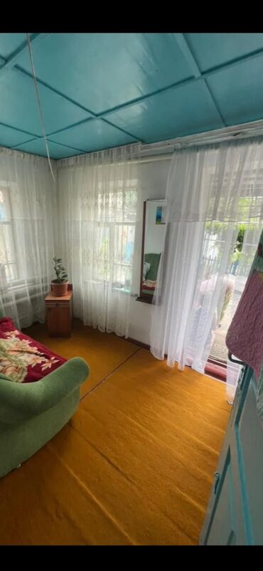 токмок дом: 55 м², 3 комнаты, Парковка, Забор, огорожен