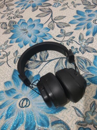 розовый нетбук: Bluetooth накладные наушники Marshall - Форм‑фактор: складные