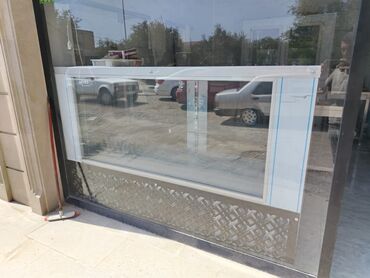 Yataq otağı dəstləri: Restoranlar, ət dukanları ucun kabab vitrini satilir. Vitrin alinib