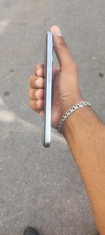 htc one a9 32gb silver: Məhsul: Smartfon (gümüş/açıq boz rəng) Xüsusiyyətlər və dizayn: - — 4