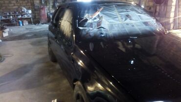 Volkswagen: Volkswagen Golf: 2 l | 1993 il Sedan — 4