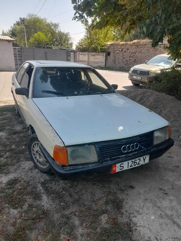 ауди й: Audi 100: 2.3 л, Механика, Бензин, Седан