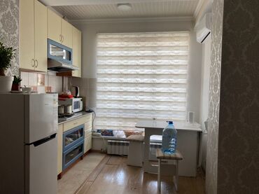 Продажа квартир: 1 комната, 35 м², 3 этаж, 2016 г., Бронированные двери, Лифт, С мебелью