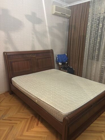 Шкафы: Двуспальная кровать, Без подьемного механизма, С матрасом, Без выдвижных ящиков