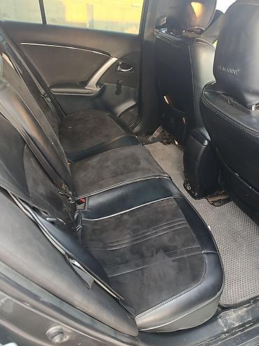 тез арада: Toyota Avensis: 2012 г., 1.8 л, Кол менен иштөөчү, Бензин, Седан — 3