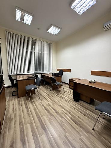 Аренда офисов: Сдаю Офис целиком: 300 м², В жилом комплексе, С ремонтом, Первая линия, С отдельным входом, С отдельным санузлом — 18