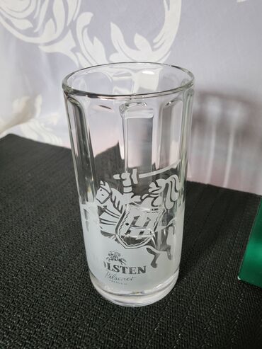 Čaše: Nova krigla,vintaz Holsten Pilsner. Krigla nova,sve na njoj odsjaj od na lalafo.rs — 9 Čaše: Nova krigla,vintaz Holsten Pilsner. Krigla nova,sve na njoj odsjaj od — 9