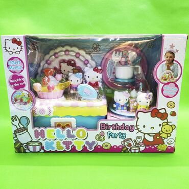 стол для чаепитие: Домик кондитерская Hello Kitty игрушка. Ребенок получит целую