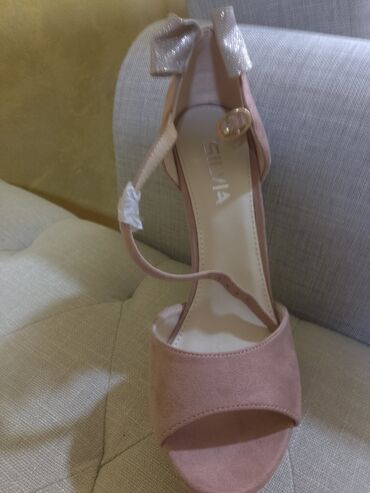 adidas patike velicine: Sandale, 40