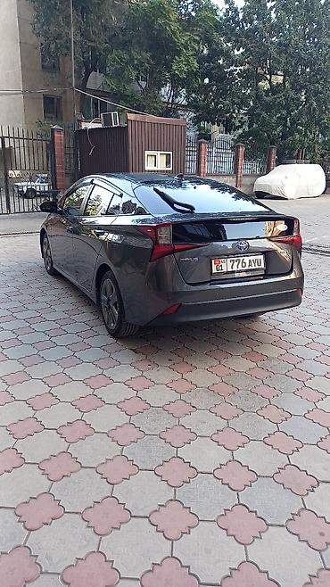 Toyota Prius: 2019 г., 1.8 л, Вариатор, Гибрид, Хетчбек lalafo.kg да — 8 Toyota Prius: 2019 г., 1.8 л, Вариатор, Гибрид, Хетчбек — 8
