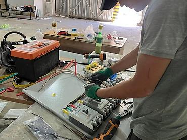 Электрики: Электрик круглосуточно
профессиональный Электрик at lalafo.kg — 9 Электрики: Электрик круглосуточно
профессиональный Электрик — 9