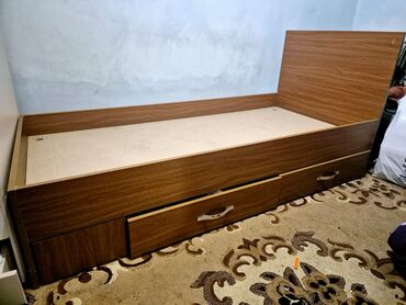 Yataq otağı dəstləri: Siyirməli, matrası üzərində satılır.ölçü 195×90 sm