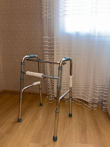 Yerimək üçün arabalar, çəliklər, əsalar, rollatorlar: Gəzinti üçün “walker” (yürütəc xadok) Demək olar ki, heç istifadə — 1