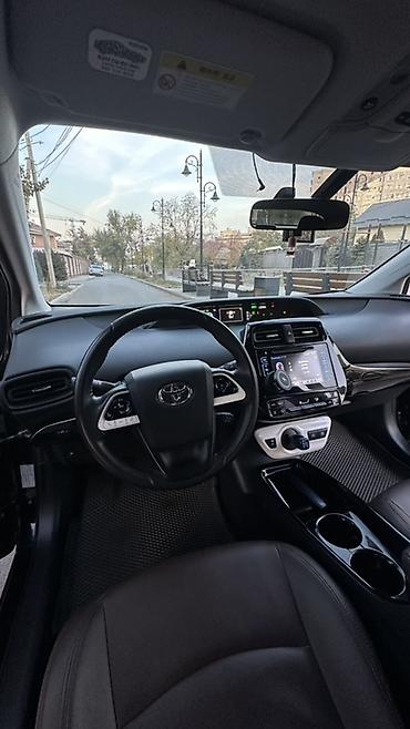 prius s: Toyota Prius: 2018 г., 1.8 л, Вариатор, Гибрид, Хэтчбэк — 6