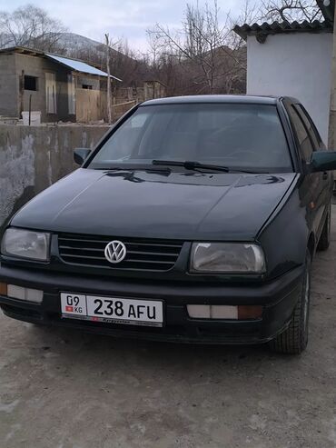 домик на колосах: Volkswagen Vento: 1992 г., 1.8 л, Механика, Бензин, Седан