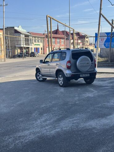 задняя фара на ниссан примера р12: Chevrolet Niva: 1.7 l | 2016 il 65 km Universal