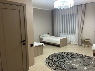 Посуточная аренда квартир: 3 комнаты, Бытовая техника, Душевая кабина, Парковка — 12